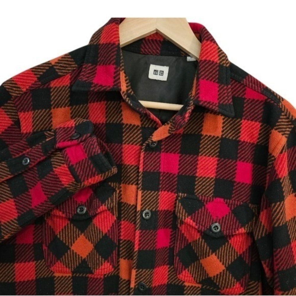 Uniqlo Mens Red Black Plaid Shirt Button Up Medium Flannel Buffalo Check